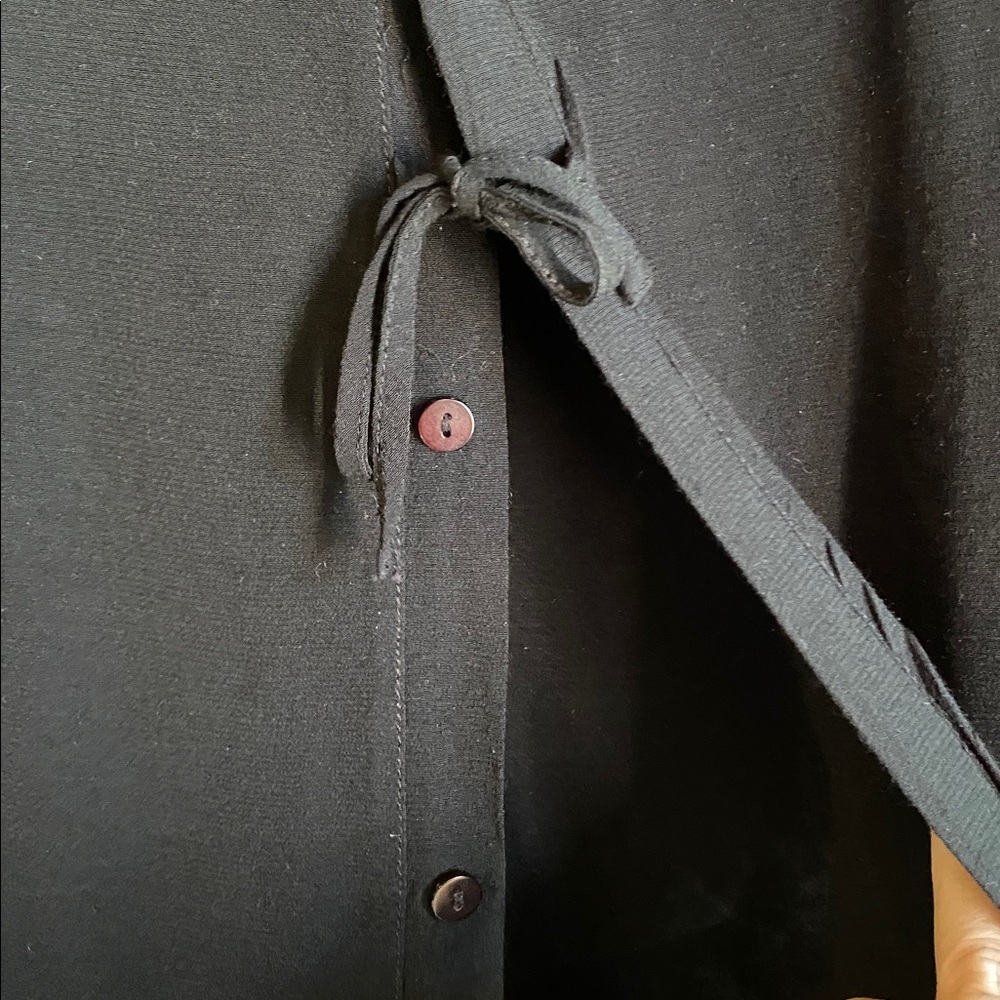 Liz Wear button/tie front blouse - Sz L - Picture 4 of 5
